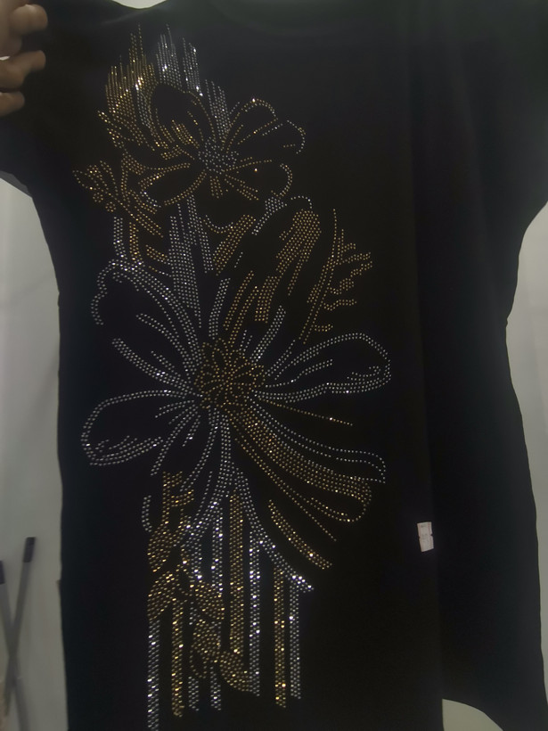 تیشرت مشکی نگینی